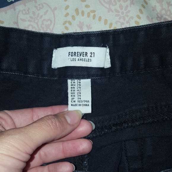 Black Distressed/Ripped High-waisted Jean Shorts - Picture 3 of 3